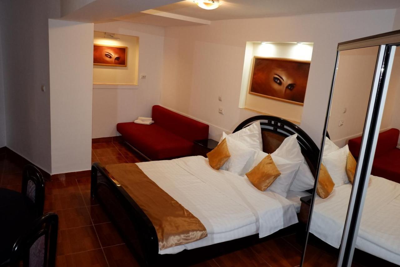 Pension Cuibul Viselor Băile Herculane Exterior foto