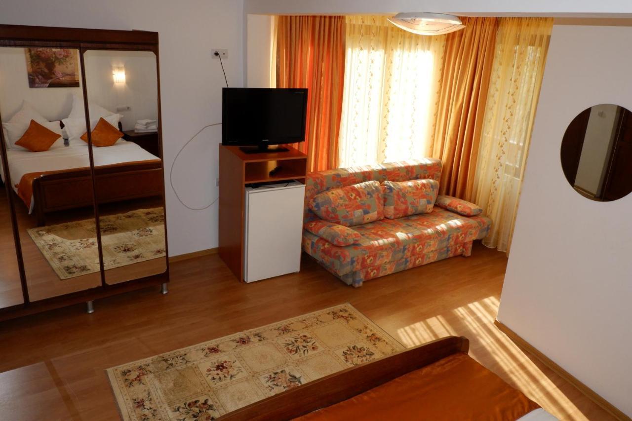 Pension Cuibul Viselor Băile Herculane Exterior foto