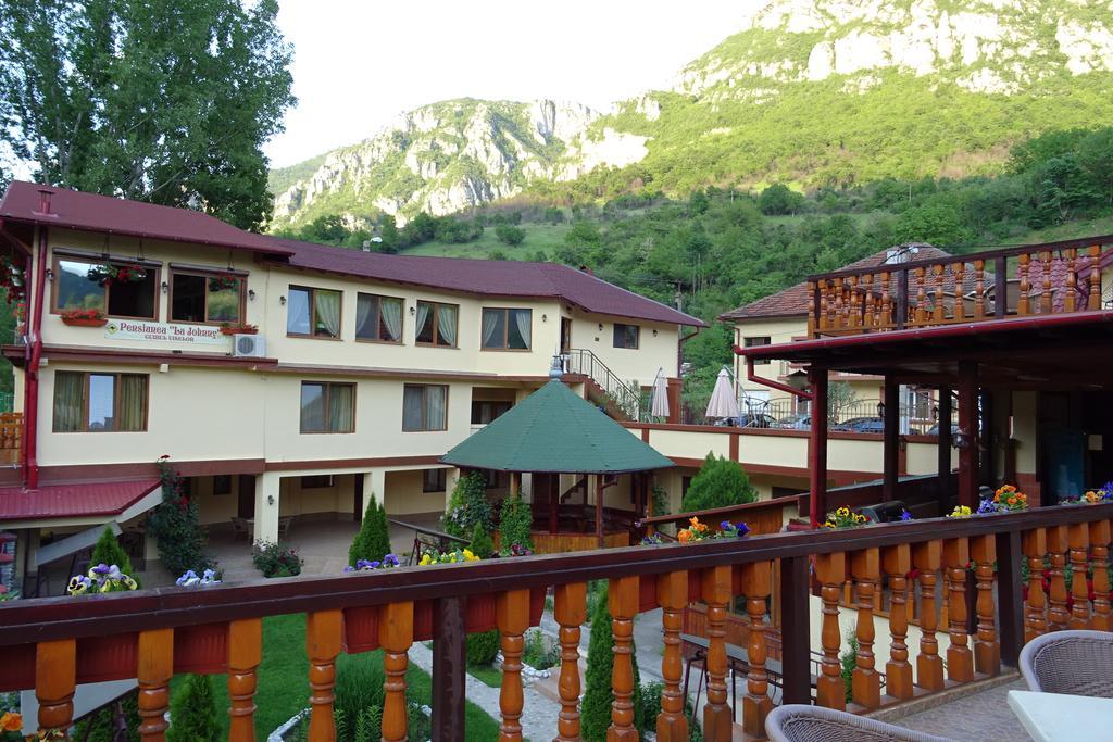 Pension Cuibul Viselor Băile Herculane Exterior foto