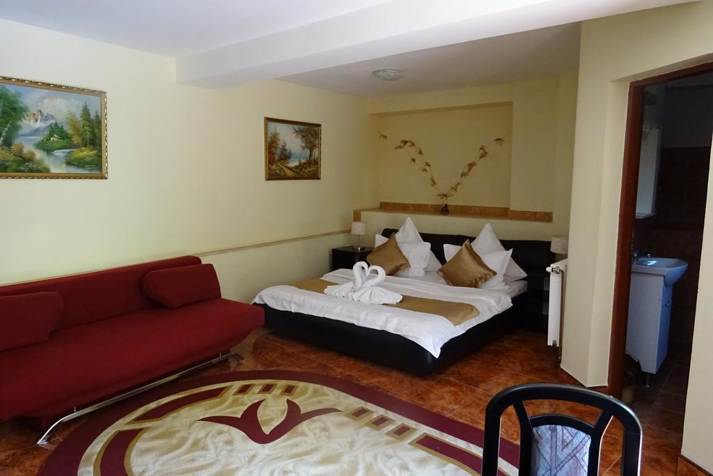 Pension Cuibul Viselor Băile Herculane Exterior foto