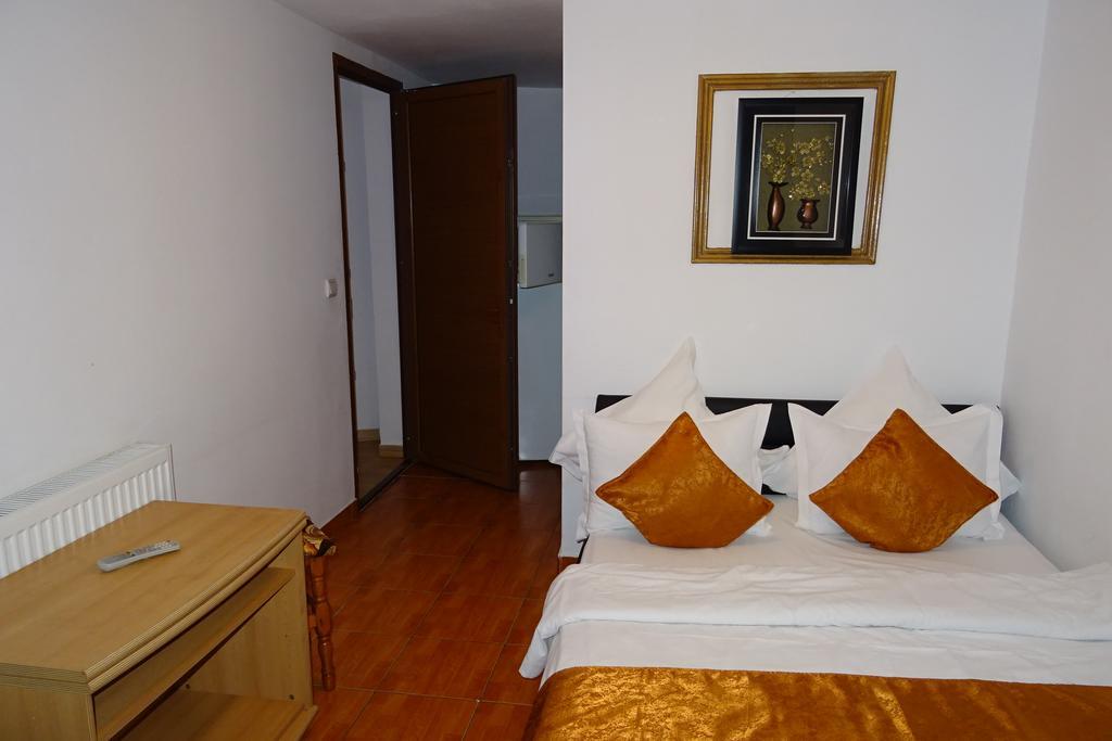 Pension Cuibul Viselor Băile Herculane Exterior foto
