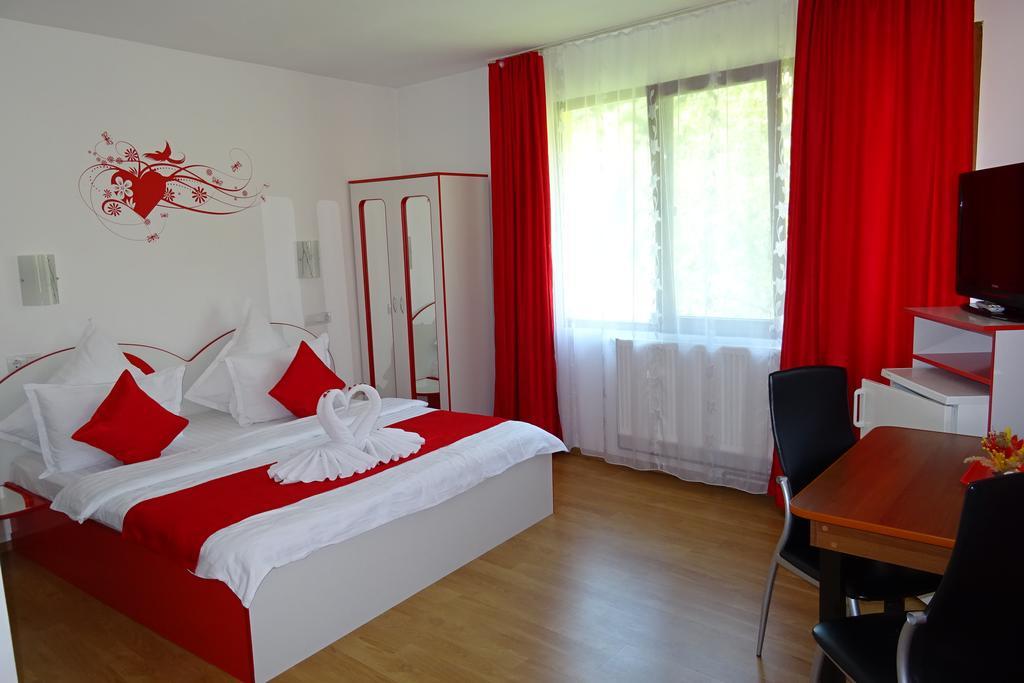 Pension Cuibul Viselor Băile Herculane Exterior foto